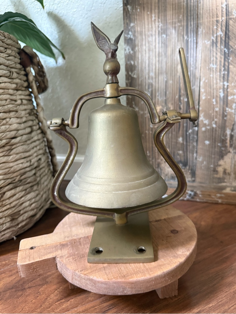 VINTAGE BRASS NAUTICAL SHIP BELL /SCHOOL BELL  EAGLE ON TOP ATTACHED WALL MOUNT